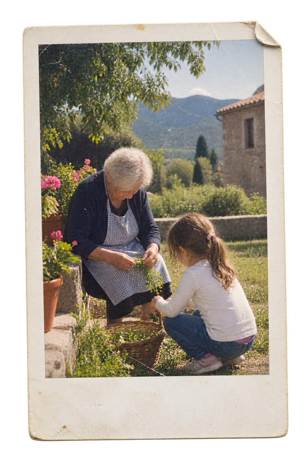 Polaroid desgastada d’una àvia i la seva neta al jardí, amb les cares poc definides